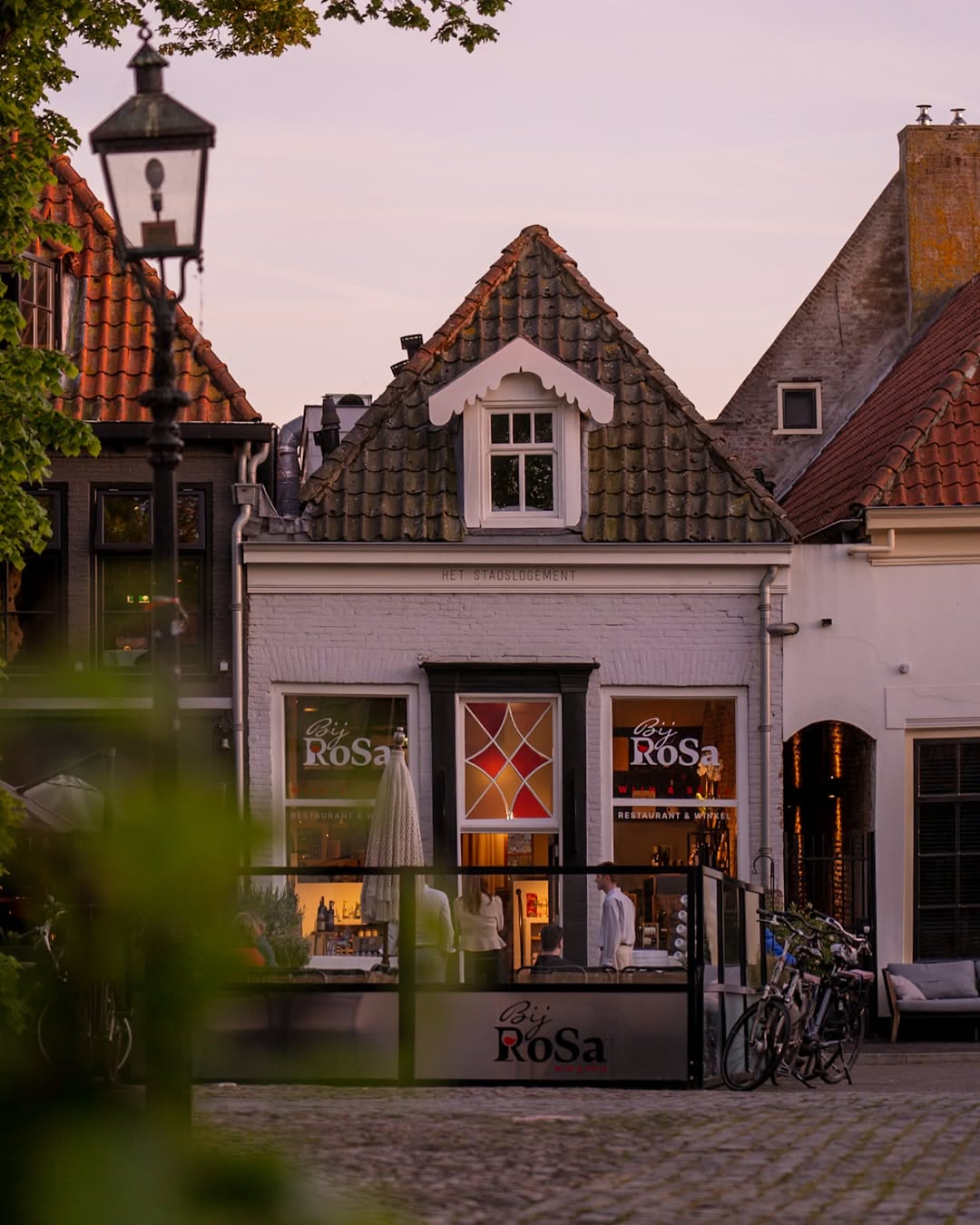 Bij RoSa wijnbar Vischmarkt Harderwijk